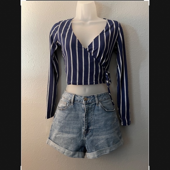 Forever21 Striped blue/white Crop top - Picture 3 of 5